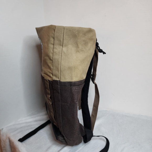 Attack on Titan laptop backpack - Picture 6 of 13